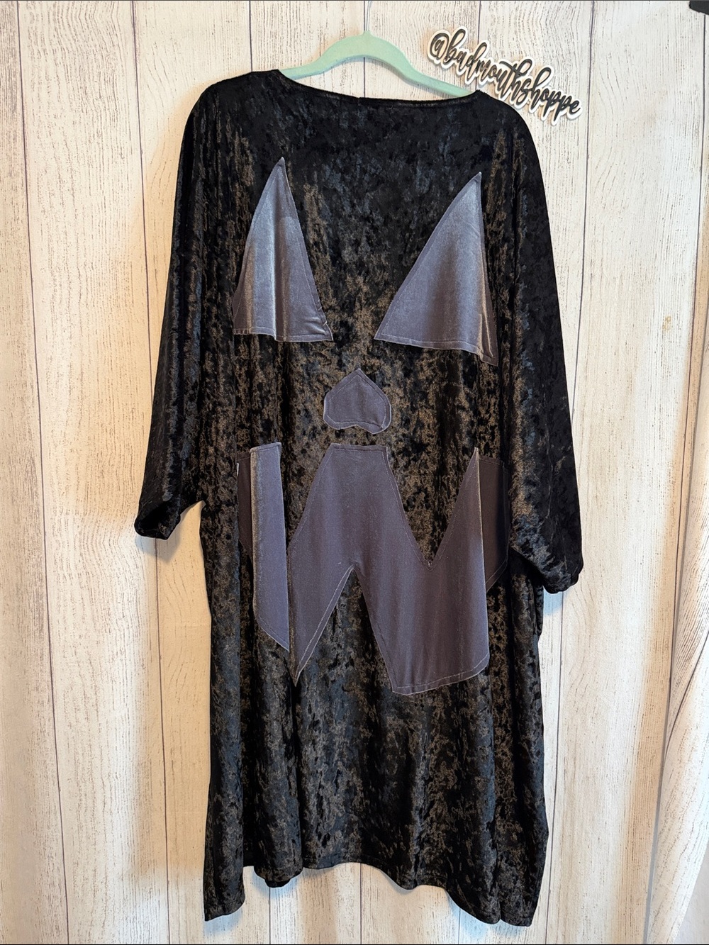 Foxblood x The Beheaded Velvet Pumpkin Cape - Black/Grey Plus XL-4XL